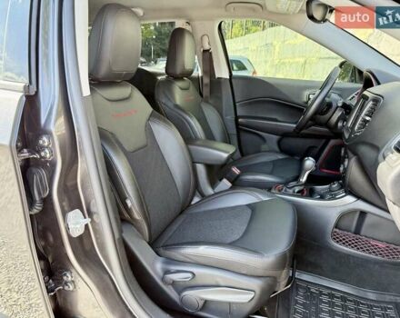 Джип Компас 2019 в Харькове на Automoto.ua Серый Джип Компас, объемом двигателя 2.36 л и пробегом 39 тыс. км за 17000 $, фото 11 на Automoto.ua