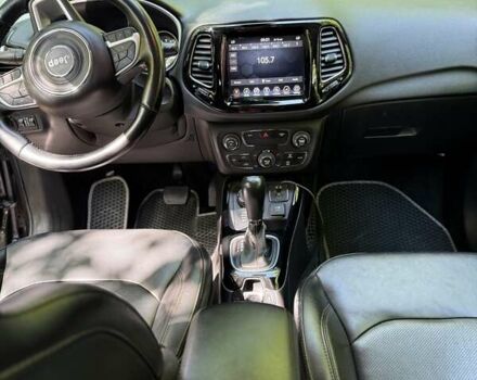 Джип Compass 2019 у Барвенковом на Automoto.ua Сірий Джип Compass, об'ємом двигуна 2.36 л та пробігом 114 тис. км за 14500 $, фото 1 на Automoto.ua