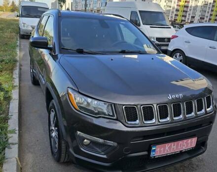Джип Компас 2019 в Полтаве на Automoto.ua Серый Джип Компас, объемом двигателя 2.36 л и пробегом 175 тыс. км за 15200 $, фото 4 на Automoto.ua