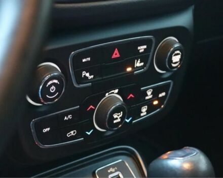 Серый Джип Компас, объемом двигателя 2.4 л и пробегом 69 тыс. км за 9800 $, фото 8 на Automoto.ua