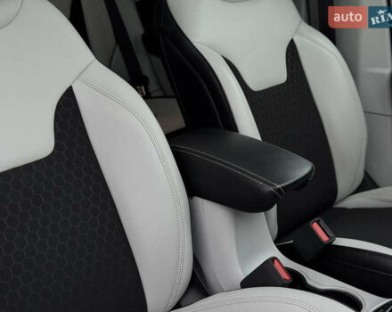 Серый Джип Компас, объемом двигателя 2.4 л и пробегом 130 тыс. км за 16950 $, фото 38 на Automoto.ua