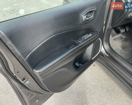 Сірий Джип Compass, об'ємом двигуна 2.36 л та пробігом 80 тис. км за 18200 $, фото 16 на Automoto.ua