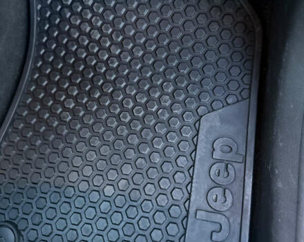 Серый Джип Компас, объемом двигателя 1.33 л и пробегом 76 тыс. км за 27999 $, фото 16 на Automoto.ua