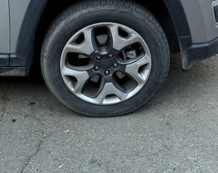 Сірий Джип Compass, об'ємом двигуна 2.4 л та пробігом 194 тис. км за 14300 $, фото 11 на Automoto.ua