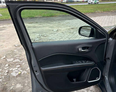 Серый Джип Компас, объемом двигателя 2.4 л и пробегом 110 тыс. км за 16900 $, фото 9 на Automoto.ua