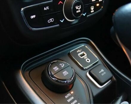 Серый Джип Компас, объемом двигателя 2.4 л и пробегом 69 тыс. км за 9800 $, фото 9 на Automoto.ua