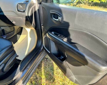 Сірий Джип Compass, об'ємом двигуна 2.4 л та пробігом 107 тис. км за 16000 $, фото 3 на Automoto.ua