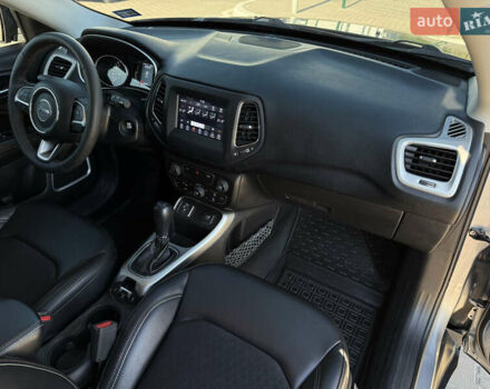 Сірий Джип Compass, об'ємом двигуна 2.4 л та пробігом 128 тис. км за 16900 $, фото 35 на Automoto.ua