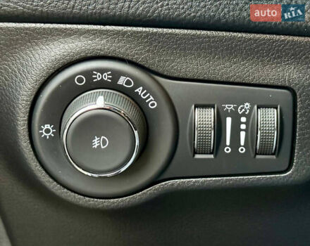 Сірий Джип Compass, об'ємом двигуна 2.4 л та пробігом 128 тис. км за 17800 $, фото 26 на Automoto.ua