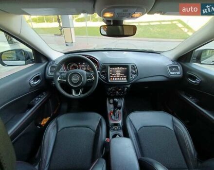 Джип Компас 2021 в Киеве на Automoto.ua Серый Джип Компас, объемом двигателя 2.36 л и пробегом 106 тыс. км за 19600 $, фото 14 на Automoto.ua