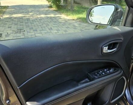 Сірий Джип Compass, об'ємом двигуна 2.4 л та пробігом 26 тис. км за 18200 $, фото 48 на Automoto.ua