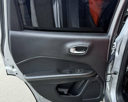 Сірий Джип Compass, об'ємом двигуна 2.36 л та пробігом 128 тис. км за 16100 $, фото 10 на Automoto.ua