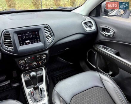 Сірий Джип Compass, об'ємом двигуна 2.4 л та пробігом 128 тис. км за 17800 $, фото 38 на Automoto.ua