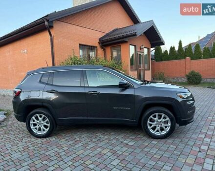 Серый Джип Компас, объемом двигателя 2.36 л и пробегом 31 тыс. км за 18500 $, фото 3 на Automoto.ua