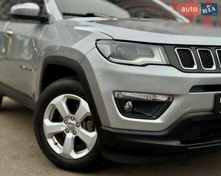 Сірий Джип Compass, об'ємом двигуна 2.4 л та пробігом 128 тис. км за 17800 $, фото 2 на Automoto.ua