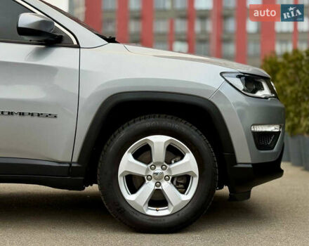 Сірий Джип Compass, об'ємом двигуна 2.4 л та пробігом 128 тис. км за 17800 $, фото 12 на Automoto.ua