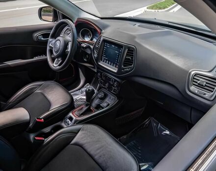 Серый Джип Компас, объемом двигателя 2.4 л и пробегом 14 тыс. км за 5400 $, фото 12 на Automoto.ua