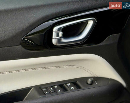 Серый Джип Компас, объемом двигателя 2.4 л и пробегом 38 тыс. км за 19000 $, фото 12 на Automoto.ua