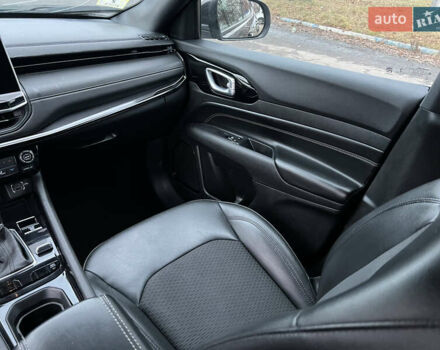 Сірий Джип Compass, об'ємом двигуна 2.4 л та пробігом 45 тис. км за 17900 $, фото 31 на Automoto.ua