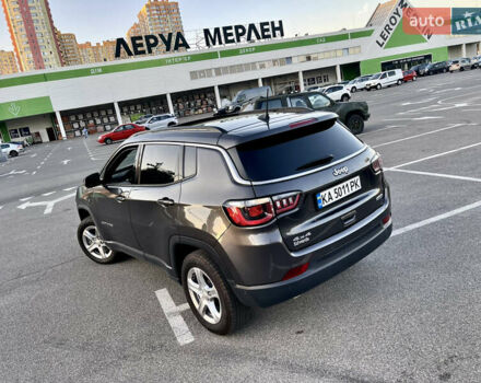 Джип Компас 2023 в Киеве на Automoto.ua Серый Джип Компас, объемом двигателя 2 л и пробегом 6 тыс. км за 22250 $, фото 7 на Automoto.ua