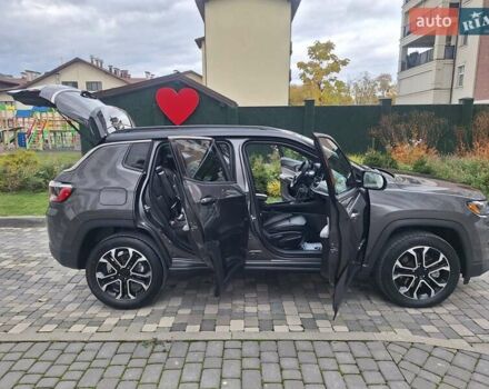 Джип Компас 2023 в Ивано-Франковске на Automoto.ua Серый Джип Компас, объемом двигателя 2 л и пробегом 19 тыс. км за 23600 $, фото 42 на Automoto.ua