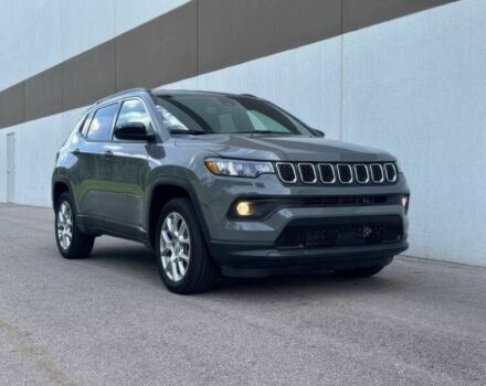 Серый Джип Компас, объемом двигателя 2 л и пробегом 27 тыс. км за 12000 $, фото 2 на Automoto.ua