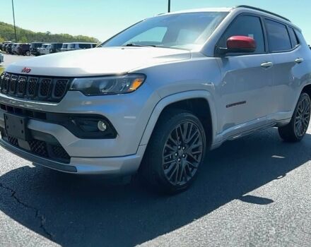 Сірий Джип Compass, об'ємом двигуна 2 л та пробігом 25 тис. км за 10000 $, фото 2 на Automoto.ua