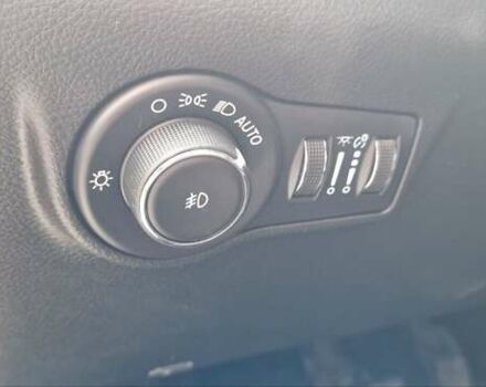 Джип Компас 2023 в Одессе на Automoto.ua Серый Джип Компас, объемом двигателя 2 л и пробегом 18 тыс. км за 20999 $, фото 46 на Automoto.ua