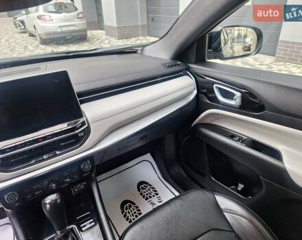 Джип Компас 2023 в Ивано-Франковске на Automoto.ua Серый Джип Компас, объемом двигателя 2 л и пробегом 19 тыс. км за 23600 $, фото 75 на Automoto.ua