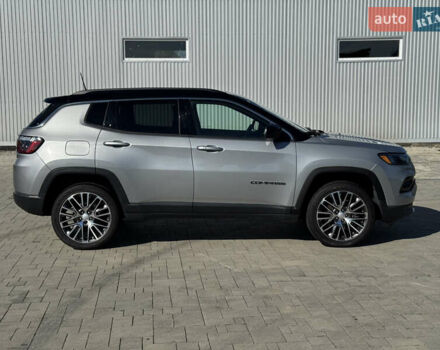 Серый Джип Компас, объемом двигателя 2 л и пробегом 15 тыс. км за 21500 $, фото 1 на Automoto.ua