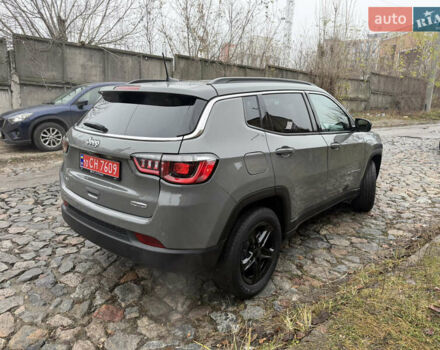 Сірий Джип Compass, об'ємом двигуна 2 л та пробігом 9 тис. км за 22850 $, фото 5 на Automoto.ua