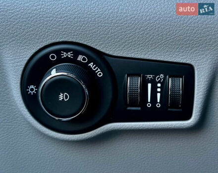 Серый Джип Компас, объемом двигателя 2 л и пробегом 9 тыс. км за 24900 $, фото 25 на Automoto.ua