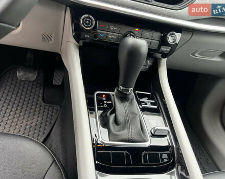 Сірий Джип Compass, об'ємом двигуна 2 л та пробігом 9 тис. км за 22850 $, фото 11 на Automoto.ua