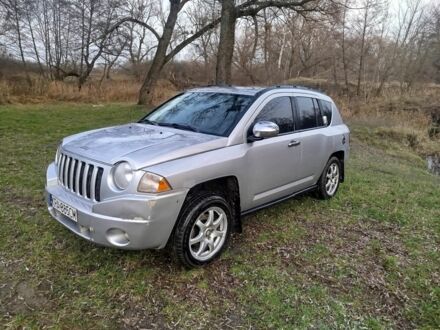 Серый Джип Компас, объемом двигателя 2 л и пробегом 78 тыс. км за 2953 $, фото 1 на Automoto.ua