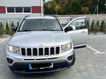 Серый Джип Компас, объемом двигателя 2 л и пробегом 220 тыс. км за 9500 $, фото 1 на Automoto.ua