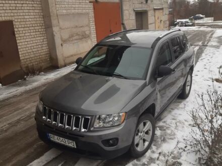 Сірий Джип Compass, об'ємом двигуна 2.4 л та пробігом 200 тис. км за 9800 $, фото 1 на Automoto.ua