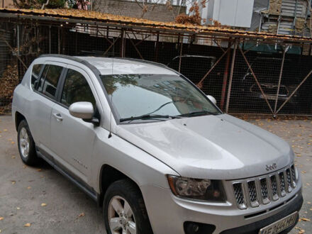 Сірий Джип Compass, об'ємом двигуна 2 л та пробігом 125 тис. км за 9000 $, фото 1 на Automoto.ua