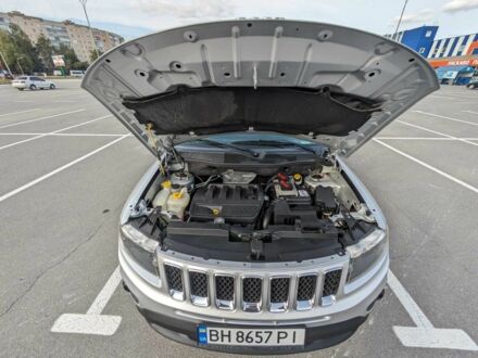 Сірий Джип Compass, об'ємом двигуна 2.4 л та пробігом 172 тис. км за 9000 $, фото 1 на Automoto.ua