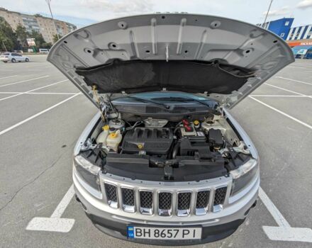 Сірий Джип Compass, об'ємом двигуна 2.4 л та пробігом 172 тис. км за 9000 $, фото 1 на Automoto.ua