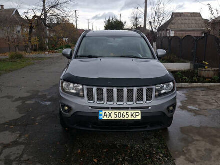 Серый Джип Компас, объемом двигателя 2 л и пробегом 280 тыс. км за 10500 $, фото 1 на Automoto.ua