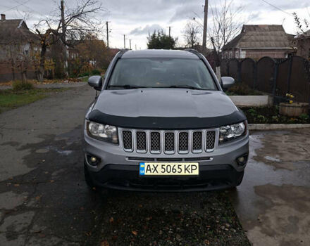 Серый Джип Компас, объемом двигателя 2 л и пробегом 280 тыс. км за 10500 $, фото 1 на Automoto.ua