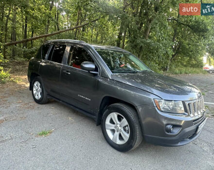 Серый Джип Компас, объемом двигателя 2 л и пробегом 304 тыс. км за 8700 $, фото 1 на Automoto.ua