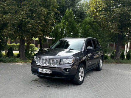 Джип Compass 2015 у Кропивницькому (Кіровограді) на Automoto.ua Сірий Джип Compass, об'ємом двигуна 0 л та пробігом 154 тис. км за 10500 $, фото 1 на Automoto.ua