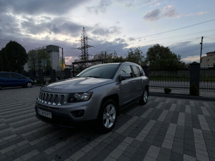Сірий Джип Compass, об'ємом двигуна 2 л та пробігом 140 тис. км за 9500 $, фото 1 на Automoto.ua