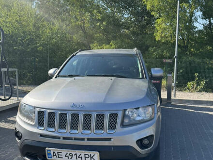 Джип Compass 2015 у Кам'янське (Дніпродзержинськ) на Automoto.ua Сірий Джип Compass, об'ємом двигуна 2.36 л та пробігом 240 тис. км за 9600 $, фото 1 на Automoto.ua