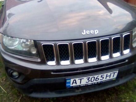 Джип Компас 2015 в Тлумаче на Automoto.ua Серый Джип Компас, объемом двигателя 2.36 л и пробегом 200 тыс. км за 10800 $, фото 1 на Automoto.ua