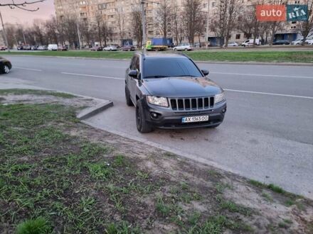 Джип Компас 2015 в Харькове на Automoto.ua Серый Джип Компас, объемом двигателя 2.36 л и пробегом 178 тыс. км за 7500 $, фото 1 на Automoto.ua