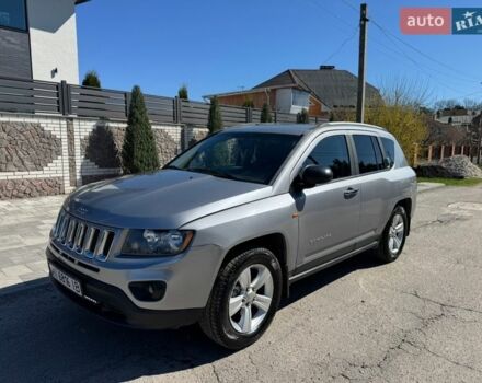 Серый Джип Компас, объемом двигателя 2 л и пробегом 125 тыс. км за 10700 $, фото 1 на Automoto.ua