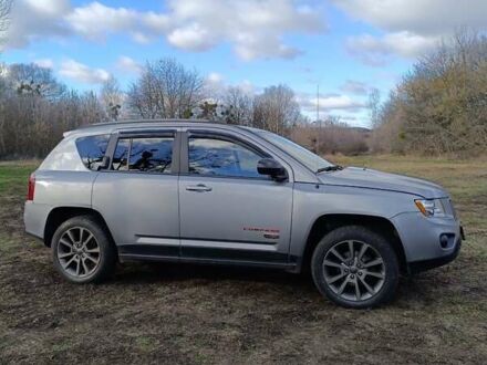 Серый Джип Компас, объемом двигателя 2.4 л и пробегом 120 тыс. км за 10000 $, фото 1 на Automoto.ua