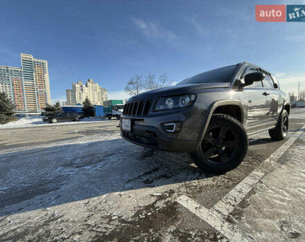 Серый Джип Компас, объемом двигателя 2.36 л и пробегом 128 тыс. км за 11000 $, фото 1 на Automoto.ua